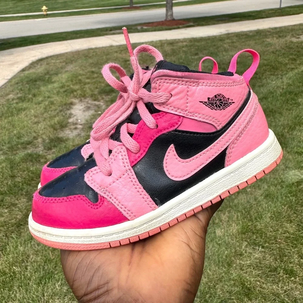 Nike Air Jordan 1 Mid Athletic Shoes Toddler Size 10 Coral Chalk Pink Sneakers